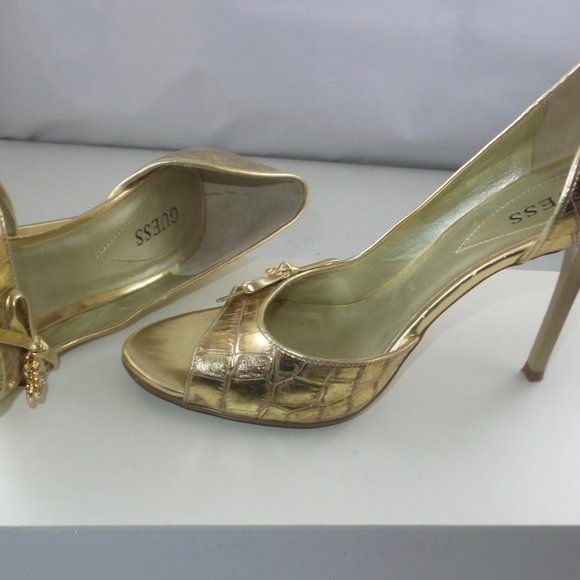 Guess by Marciano "GWENTHUSE" Stilettos - Picture 6 of 8